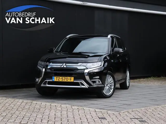 Mitsubishi Outlander 2.4 PHEV Instyle | LEDER | SCHUIFDAK | TREKHAAK | STOEL/STUURVERW. | CRUISE | 3...