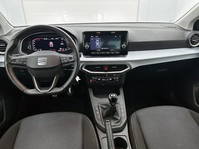 SEAT Ibiza 1.0 EcoTSI Style Business Intense Navigatie Apple Carplay/Android Auto Parkeersensoren Vi...