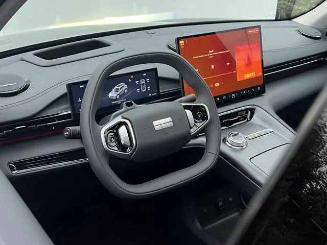 Geely E5