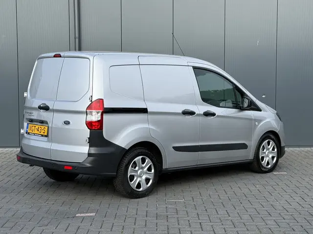 Ford Transit Courier