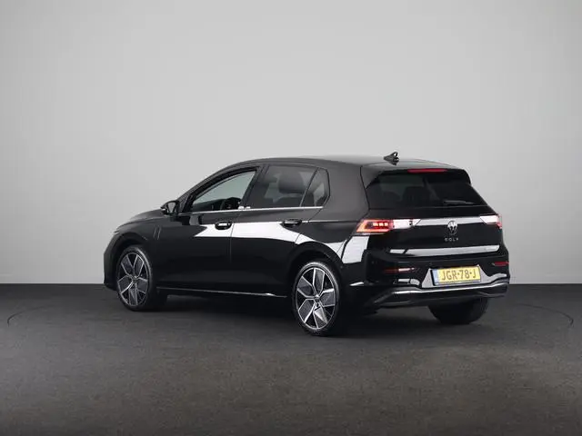 Volkswagen Golf 1.5 eHybrid Style Edition 204 pk Automaat (DSG) | Verlengde garantie | Navigatie via...