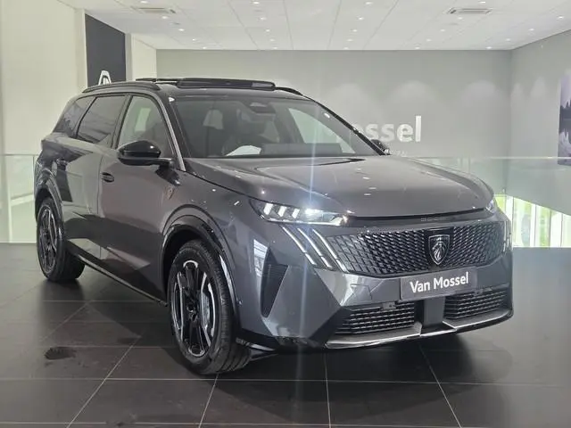 Peugeot e-5008