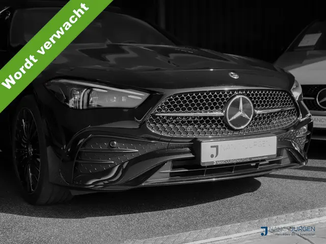 Mercedes-Benz A-klasse 160 | AMG | Night Pakket | LED | 20’’ AMG | Sensoren V+A | DAB | Trekhaak | N...
