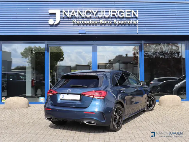 Mercedes-Benz A-klasse 160 | AMG | Night Pakket | LED | 20’’ AMG | Sensoren V+A | DAB | Trekhaak | N...