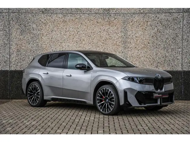 BMW iX3 50 xDrive 113 kWh
