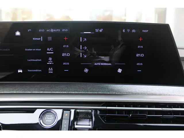 Peugeot e-3008