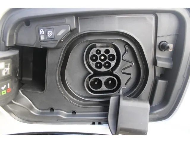 Peugeot e-3008