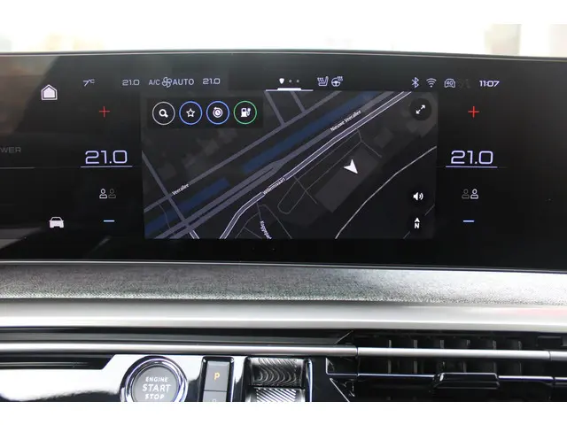 Peugeot e-3008