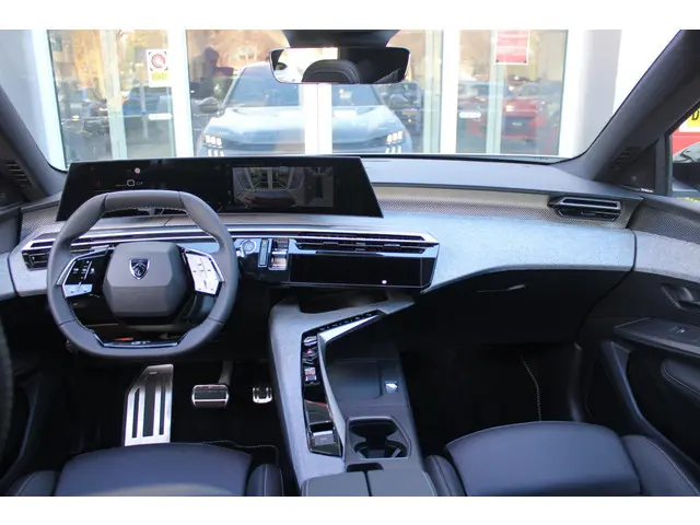 Peugeot e-3008