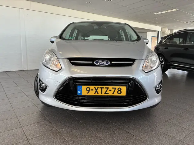 Ford C-Max 125 pk Titanium Hoogzitter- trekhaak-veel opties!! nieuwe distributieriem!!