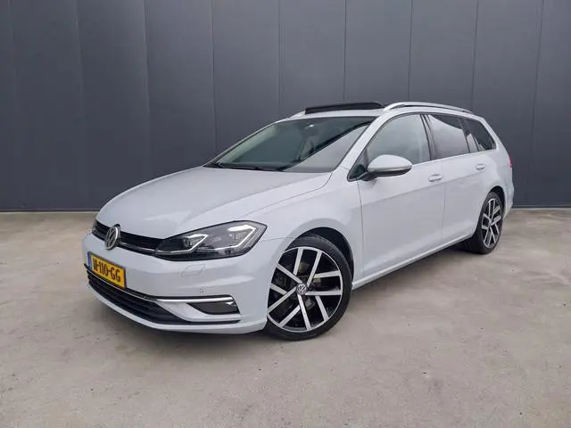 Volkswagen Golf Variant 1.4 TSI AUTOMAAT Highline PANO DAK VIRTUAL COCKPIT ADAPT CRUISE CAMERA MASSA...