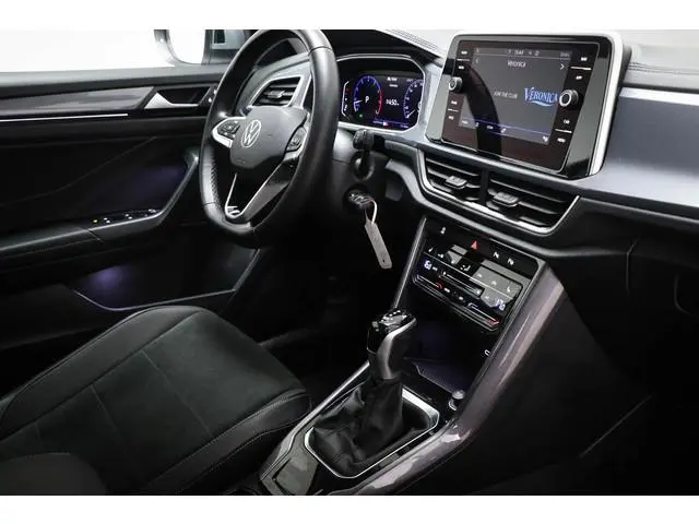 Volkswagen T-Roc 1.5 TSI Style | IQ LIGHT | STOELVERWARMING | CLIMA | APP CONNECT | DAB | PDC