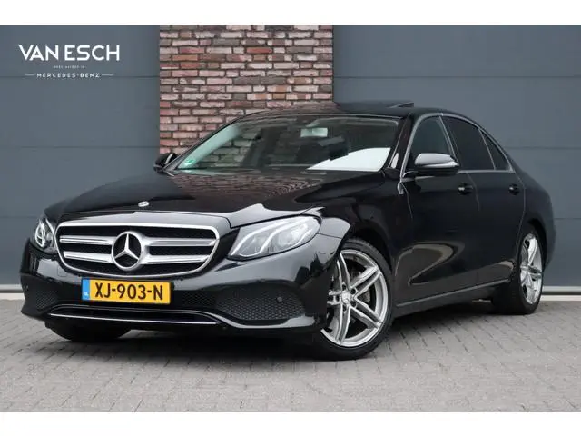 Mercedes-Benz E-klasse 250 Business | Schuif-/Kanteldak | Sfeerverlichting | Trekhaak | Camera | Dod...