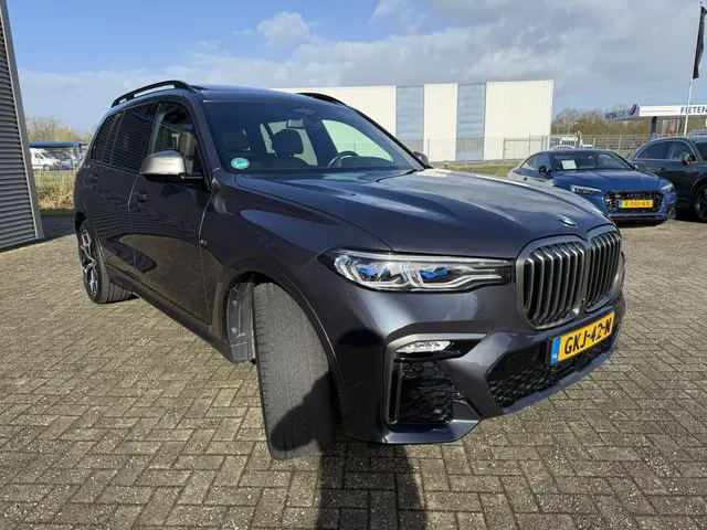 BMW X7