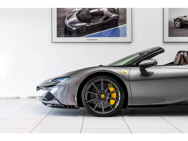 Ferrari SF90 Spider