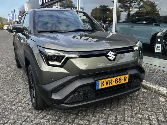 Suzuki e VITARA Select 61 kWh | Van €36.294 voor €32.294,- | €4.000 demo-voordeel | Direct uit voorr...