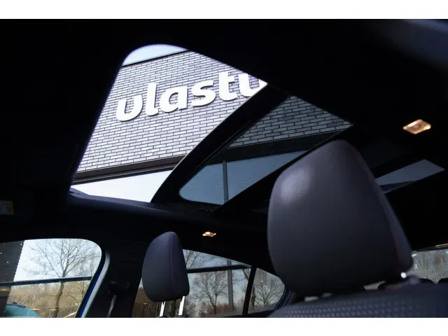 Ford Focus 1.0 EcoBoost ST Line Business , Panoramadak, B&O, Keyless entry,