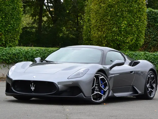 Maserati MC20 3.0 V6 630PK | Lift | Uitgebreid Alcantara-interieur | Keramische remmen | Carbon Fibr...