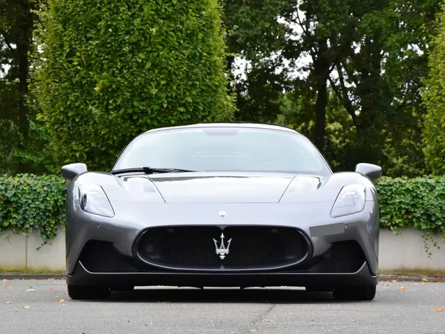 Maserati MC20