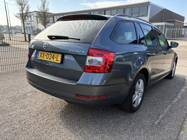 Skoda Octavia Combi 1.5 TSI DSG Greentech Ambition Business Automaat