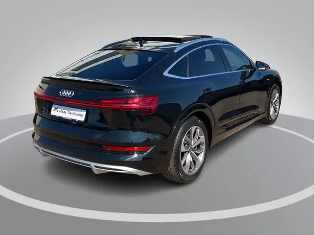 Audi e-tron Sportback 55 quattro S Line 95 kWh 300kW/408PK · Panoramadak · Camera · Stoelverwarming...