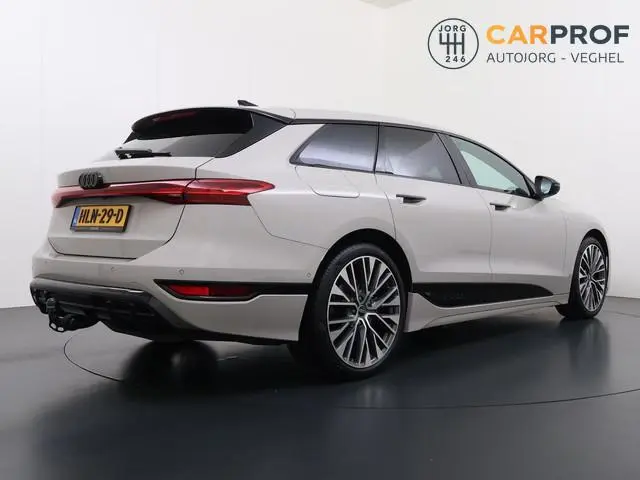 Audi A6 Avant e-tron Advanced edition 83 kWh S-Line | Trekhaak | 360 Camera |