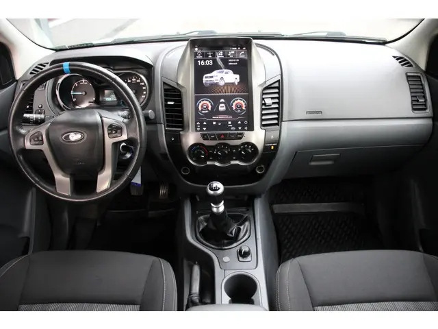 Ford Ranger 2.2 TDCi XLT DC Super Cab 4X4 | Front bar | Trekhaak | Treeplanken