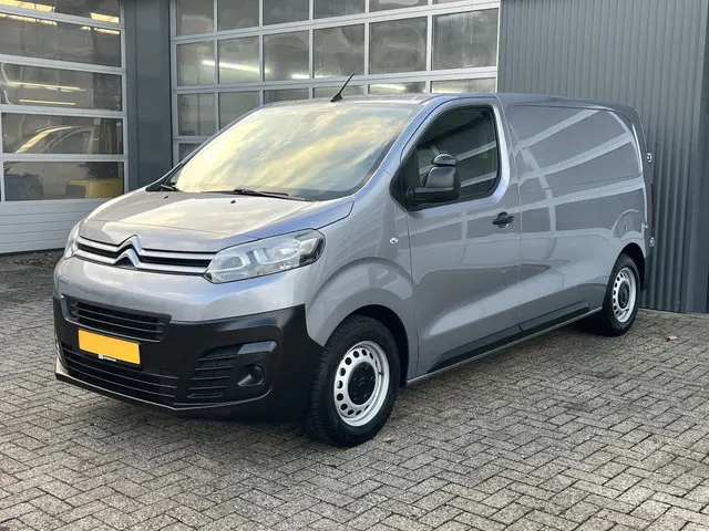 Citroën Jumpy 1.5 BlueHDI Marge BTW en BPM vrij!! Airco Cruise controle Navigatiesysteem 2-Persoons Parkeerhulp achter Apple carplay 1e eigenaar Euro 6 Bpm en Btw vrij voor particulier gebruik !!