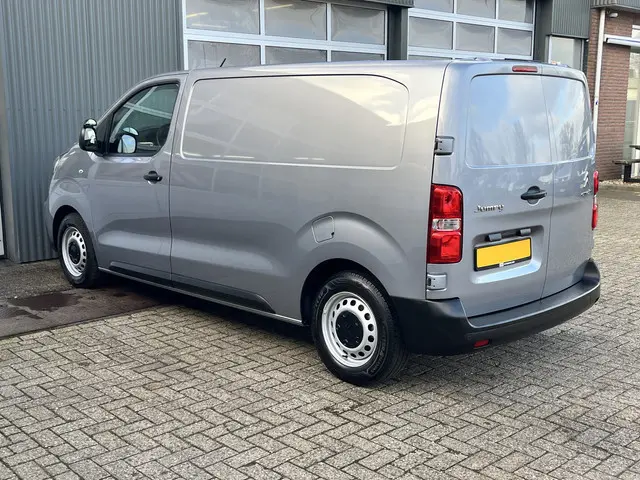 Citroën Jumpy 1.5 BlueHDI Marge BTW en BPM vrij!! Airco Cruise controle Navigatiesysteem 2-Persoons Parkeerhulp achter Apple carplay 1e eigenaar Euro 6 Bpm en Btw vrij voor particulier gebruik !!