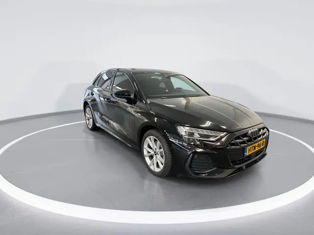 Audi A3 Sportback 40 TFSIe 204pk S-Tronic S Edition · Camera · Apple/Android Car Play · Parkeerassis...