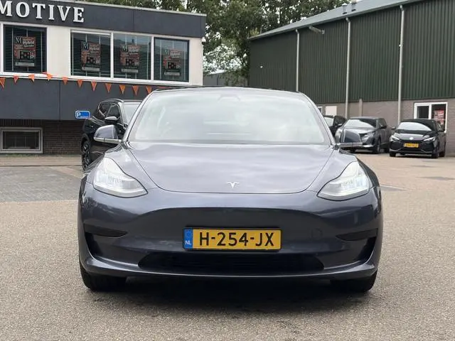 Tesla Model 3 Standard RWD Plus 60 kWh SOH 90%| VAN: 23.900,- VOOR: 22.330,- UW WKVOORDEEL: 1.570,-...