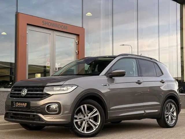 Volkswagen T-Cross 1.0 TSI R-Line | VC |  ACC | DAB | Trekhaak | Stoelverwarming