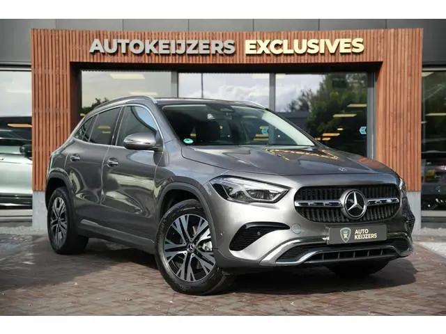 Mercedes-Benz GLA-klasse 180 Business Solution Luxury Stuurverwarming Multibeam LED Adapt. Cruise Tr...