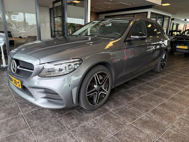 Mercedes-Benz C-klasse Estate 300 e Business Solution AMG ** Leder ** 360 camera ** Rijbereik tot 50...