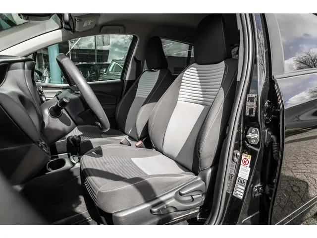 Toyota Yaris 1.5 Hybrid Executive Camera | Stoelverwarming
