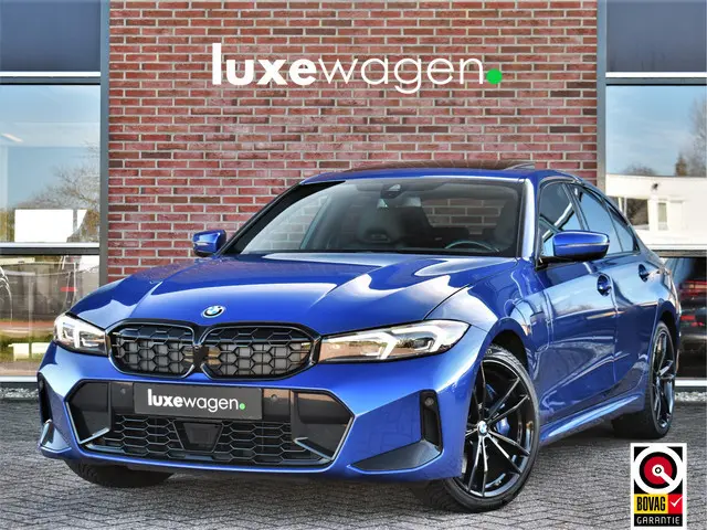 BMW 3-serie 330e xDrive M-Sport Pro Pano M-zetels ACC HUD 19inch El-klep