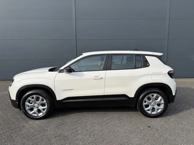 Jeep Avenger 1.2 e-Hybrid Altitude (Elektrische Klep - JBL - Keyless Entry - Adaptieve Cruise Contro...