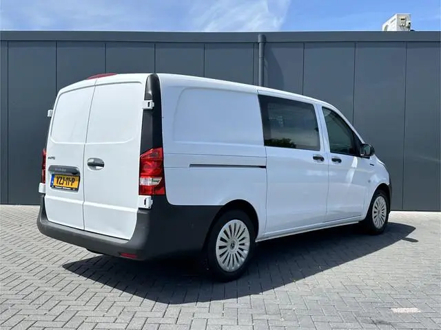 Mercedes-Benz eVito 66 kWh / FULL ELECTRIC / L2H1 / 43.007 KM / INRICHTING / 1e EIG. / CAMERA / 3-ZI...