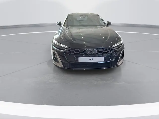 Audi A5 Limousine S edition 35 TFSI 150 PK · Tech pakket plus · Leder · Panoramadak · 19" LM Velgen...