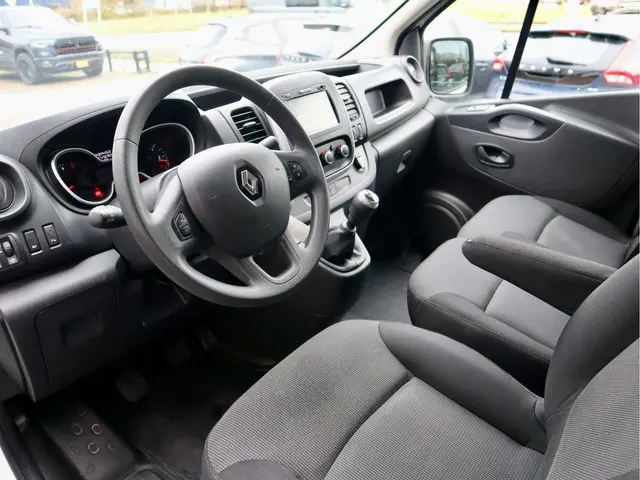 Renault Trafic 2.0 dCi 120PK LANG 32000KM!! MARGE-BTW VRIJ