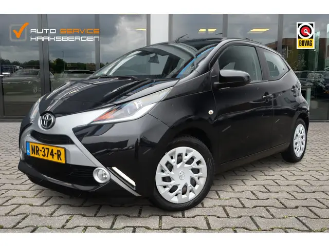 Toyota Aygo 1.0 VVT-i x-wave | Camera | Navi | Elektrische Ramen |