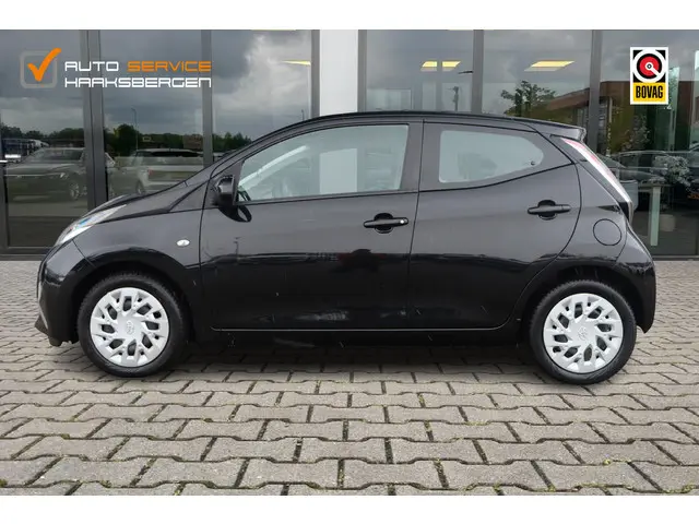 Toyota Aygo 1.0 VVT-i x-wave | Camera | Navi | Elektrische Ramen |
