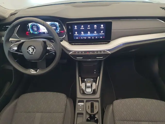 ŠKODA Octavia Combi 1.4 TSI 204pk DSG/AUT iV PHEV Style Business Edition Wegklapbare trekhaak, Panoramadak, Matrix