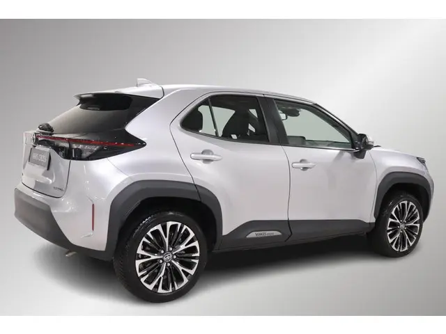 Toyota Yaris Cross 1.5 Hybrid Executive, Stoel & Stuur Verwarming, Keyless, 360 Camera, BSM, Panodak...