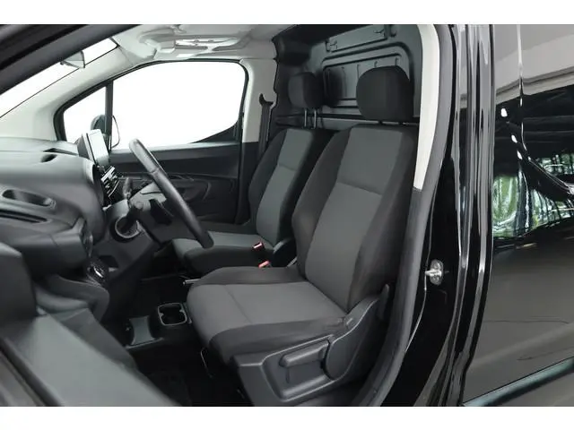 Opel Combo 1.5D - 130pk L1H1 Automaat | Zwart | Camera | Cruise | Navi | Apple Carplay | BPM vrij