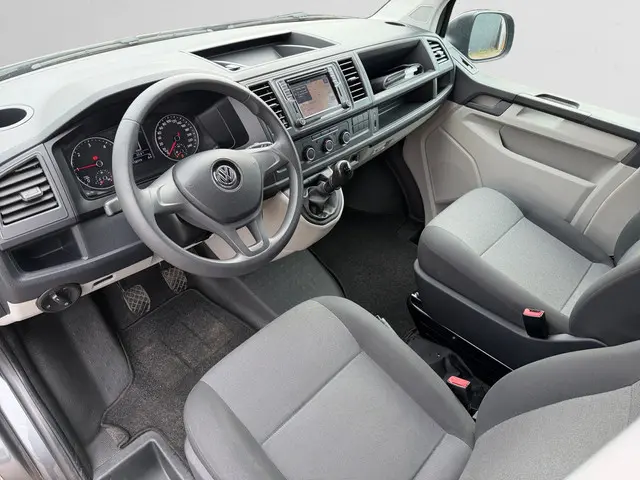 Volkswagen Transporter 2.0 TDI Euro 6 L1 Highline - Carplay, Android Auto, Navi, Cruise, Clima, Grij...