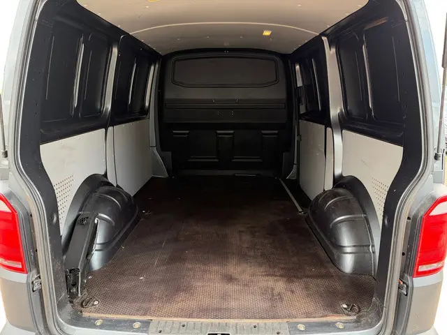 Volkswagen Transporter 2.0 TDI Euro 6 L1 Highline - Carplay, Android Auto, Navi, Cruise, Clima, Grij...