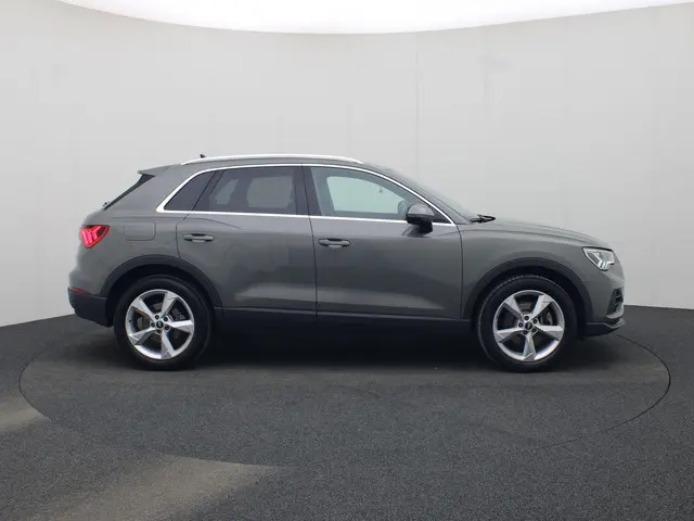 Audi Q3 45 TFSIe 245pk S-Tronic Business · SOH 91,1%  · Camera · Trekhaak · Apple/Android Car Play ·...