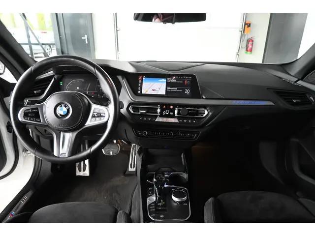 BMW 2-serie Gran Coupé 218i Executive Edition M-Pakket Automaat Navigatie Panoramadak Dealer Onderho...