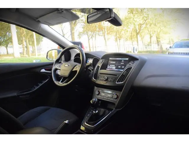 Ford Focus Wagon 1.5 Titanium Edition |RIEM VERVANGEN|PDC|CRUISE|